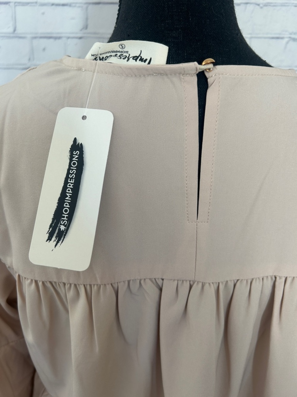 Impressions Cream Tiered Long-Sleeve Tunic. Small - Picture 2 of 6